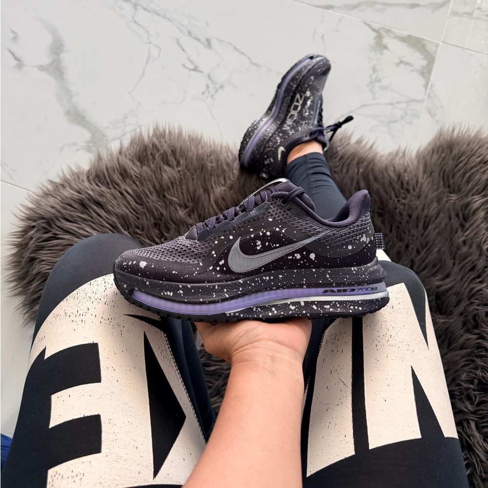Nike Pegasus Premium SE - Picture 2 of 8